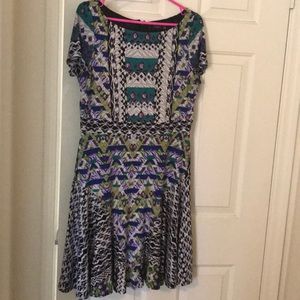 3 for $15 ☀️Pretty Just Taylor patterned dress